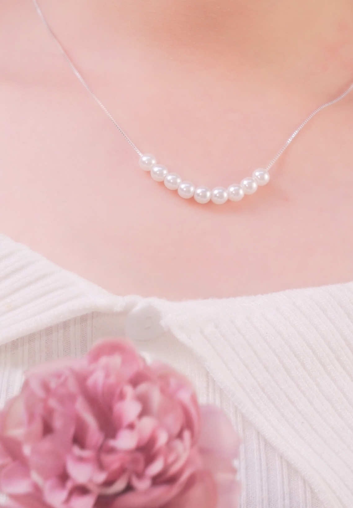 D0115 - Dây chuyền TLEE ngọc trai nhân tạo. Ngọc trai là biểu tượng của sự thanh cao, nhẹ nhàng nhưng quý phái 💠#tleejewelry #daychuyenbactlee #lactaybactlee #nhanbactlee #nhandoibactlee #khuyentaibactlee #lacchanbactlee #setquatangtlee #trangsuc 