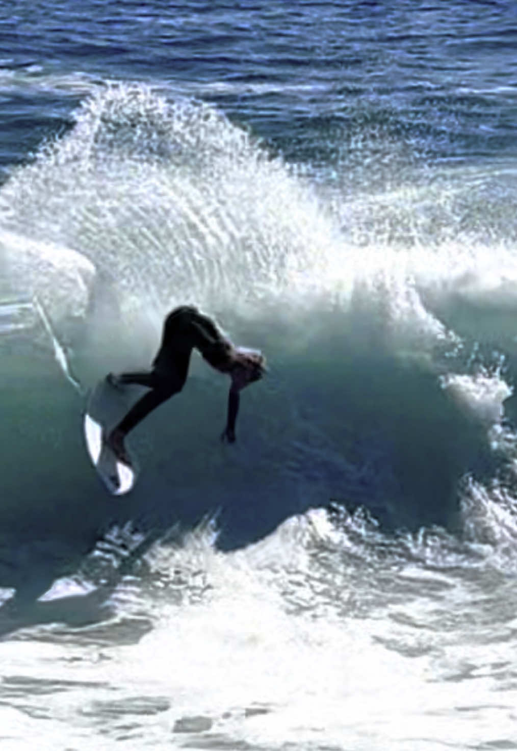 Shorebreak barrel #skimboarding #california #Summer #beachvibes #fun #Lifestyle #passion #goals 