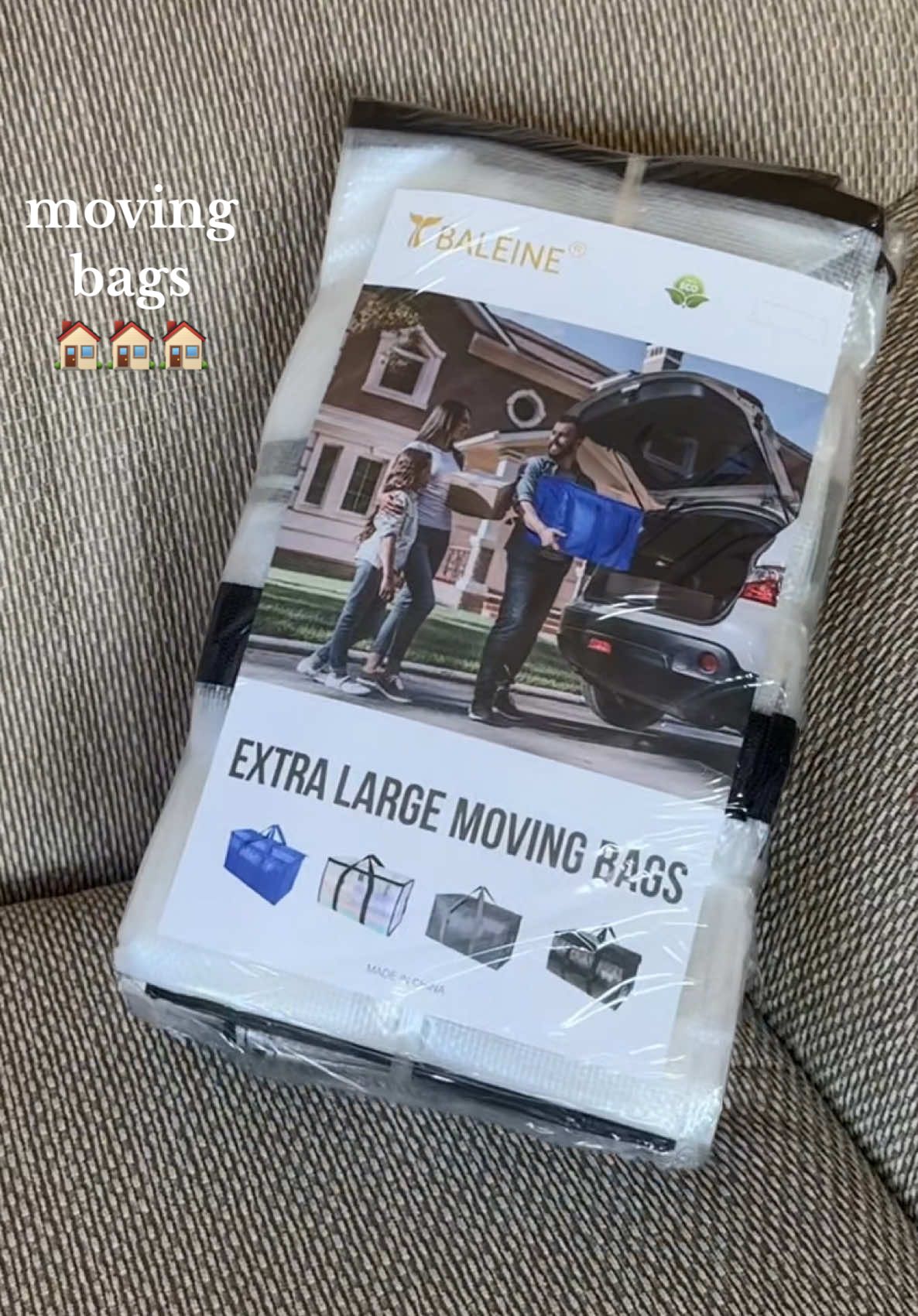 it’s a good thing I got the 8 pack because I’ve barely made a dent with my clothes BUT these moving bags have been saviors 🙌🏽🙌🏽🙌🏽 #movingbags #storagebags #moving #closetcleanout #newhouse #closet #tiktokshopcreatorpicks #dealsforyoudays 