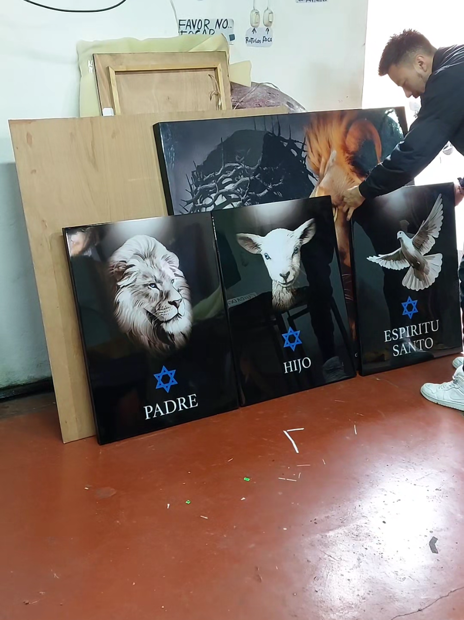 Padre, Hijo y Espíritu Santo #cuadrospersonalizados #guatemala #guatemala🇬🇹 #cuadrosreligiosos #enviosatodaguatemala🇬🇹 #resinaepoxica 
