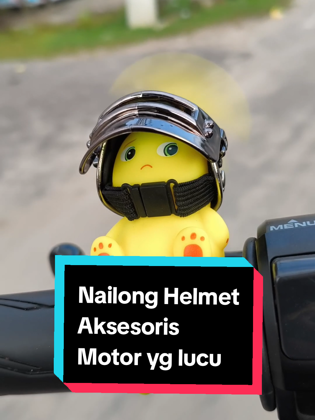 dekorasi motor dino kuning atau disebut nailong yg lucu. tertarik bisa anda checkout aja di keranjang kuning dibawah. harga lgi promo!!! buruann #nailong #dekorasi #aksesoris #dinokuning #keranjangkuning #promo 