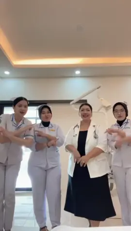 Semangat kami hari ini bersama anak kebidanan STIKes Deli Husada Medan #bidancantik #kebidanan #klinikpera #pyf @biringggg💋 @fikaa @Indahee 