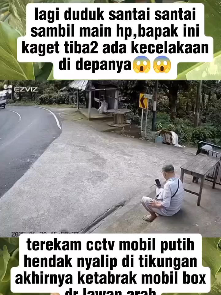 Warga Kaget!!Kecelakaan Terekam Cctv antara Mobil Pribadi vs Truck.