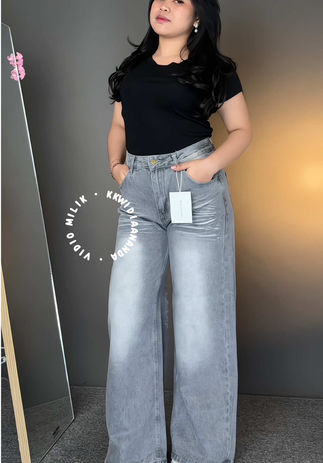 Rekomendasi kulot jeans yang cuttingannya bagus dan paling pas di aku ya dari Lulujeans #kulotjeans #kulothighwaist #outfitinspo 