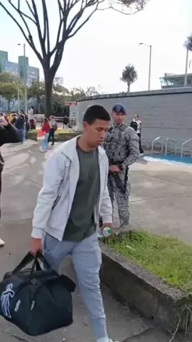Dios bendiga tus pasos hijos....ve por tus sueños mamá siempre estara para apoyarte#paratiiiiiiiiiiiiiiiiiiiiiiiiiiiiiii #amordemadre #fuerzaaereacolombiana💙🇨🇴 #fypシ゚ #viral_video 