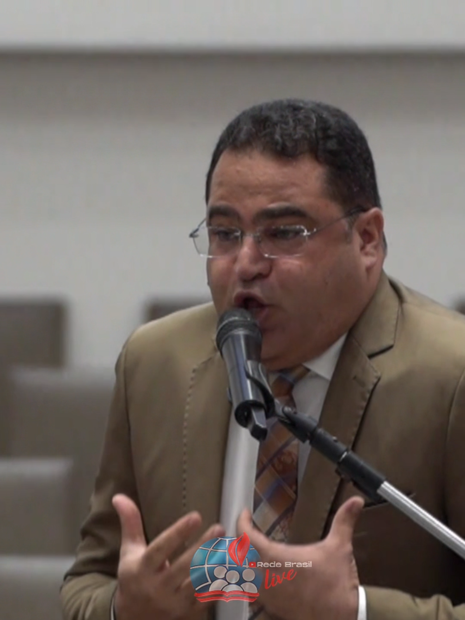 Pr. Eslijanai Carlos | “Ele morreu pra ovelha viver.” #pregacao #redebrasillive