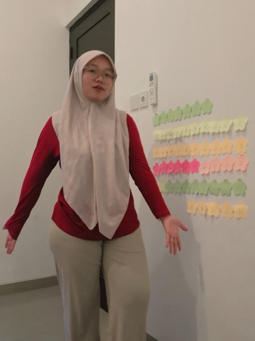 kalo pear body cocok nya pake model celana apa guys? #dotstory #jalankaki #defisitkalori #weightlossstory #transformation 