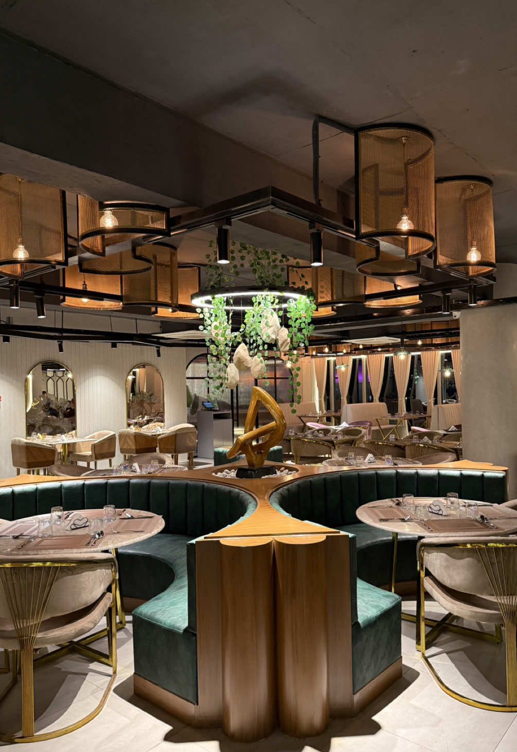 Another 100/10 multicuisine restaurant.. #restaurant #food #exploring #savorrestaurant #foryou #unfreezemyaccount #fyp #goviral #viraltiktok #bdtiktokofficial 