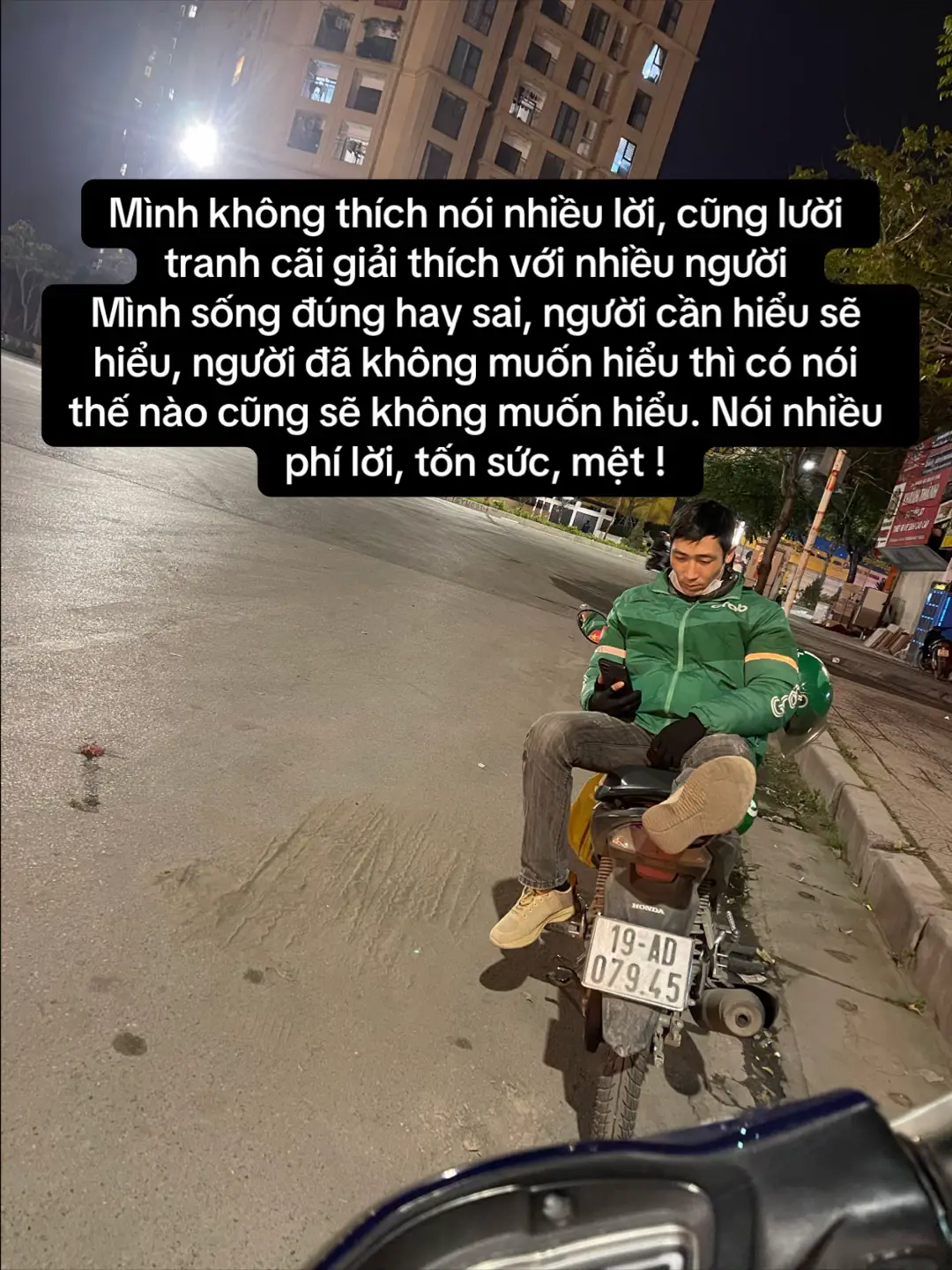 Mình không thích nói nhiều lời, cũng lười tranh cãi giải thích với nhiều người  Mình sống đúng hay sai, người cần hiểu sẽ hiểu, người đã không muốn hiểu thì có nói thế nào cũng sẽ không muốn hiểu. Nói nhiều phí lời, tốn sức, mệt ! #fyp #xh #xuhuongtiktok 