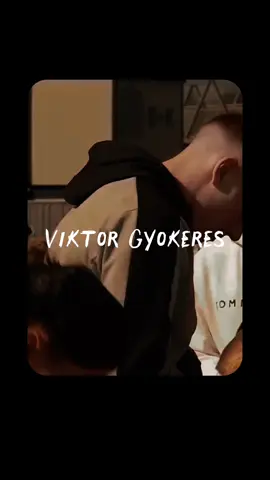 “That’s what he lives for.”  Mark Robins, former Coventry boss, reflects on working with Viktor Gyökeres, as the striker edges closer to a potential move to Arsenal 🔴⚪️ #arsenal #arsenalfc #gunners #arsenalfans #arteta #saka #martinelli #havertz #saliba #odegaard #PremierLeague #footballedit #footballvideo #soccertiktok #footballtiktok #championsleague #ucl #epl 