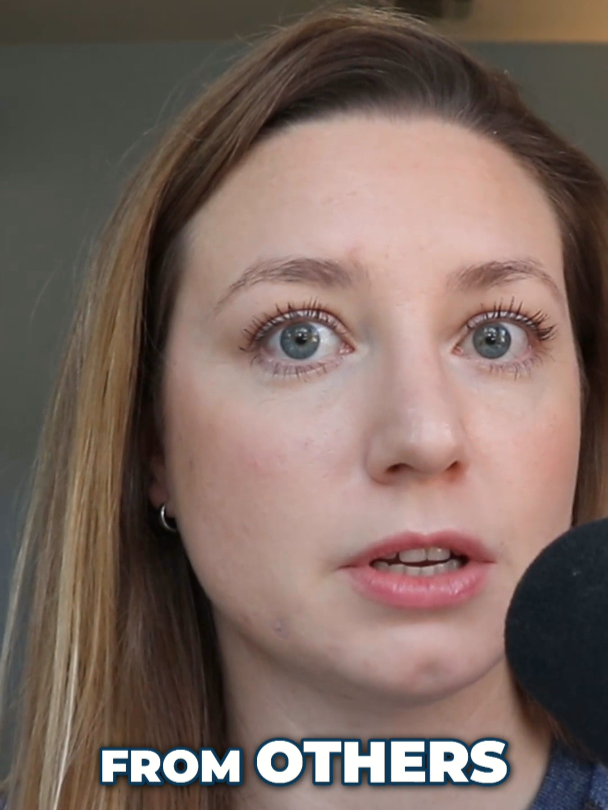 🧠 Why does speaking English give so many people anxiety? Because for many, speaking feels like a performance. You’re afraid of being judged, critiqued, or misunderstood. And honestly—it’s not your fault. Traditional English classes often train students to think this way. They make you speak only when you're 