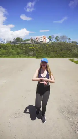 Este no es un simple evento… es la 5.93 KM, la carrera que combina comunidad, adrenalina y diversión a otro nivel. 📍 Lugar: Quinta Berenice, en la parte de la Avenida Primero de Mayo.  https://maps.app.goo.gl/oUc8exqH7dQKwDx38?g_st=ipc 📅 Fecha: Domingo 3 de Agosto ⏰ Hora:  7am - 8am Concentración  8am- 9am Carrera 5.93km 9am- 1pm. After - venta de comida - cervezas y muchas sorpresas. Inversión 15$ incluye kit con sorpresas, camiseta y la entrada al after con eventos Fit Nota: Si perteneces a un club running o son grupos de 5 o más personas, déjanos saber para que aproveches el descuento  💛 Organiza: @593premiumlager  💣 Con el apoyo de marcas increíbles 🎁 Sorpresas, premios y mucha energía CUPOS LIMITADOS  LINK DE INSCRIPCIÓN  https://forms.gle/fvuHkdmMgdkA2XKv7 #Running #socialrunning #cuenca #runners 