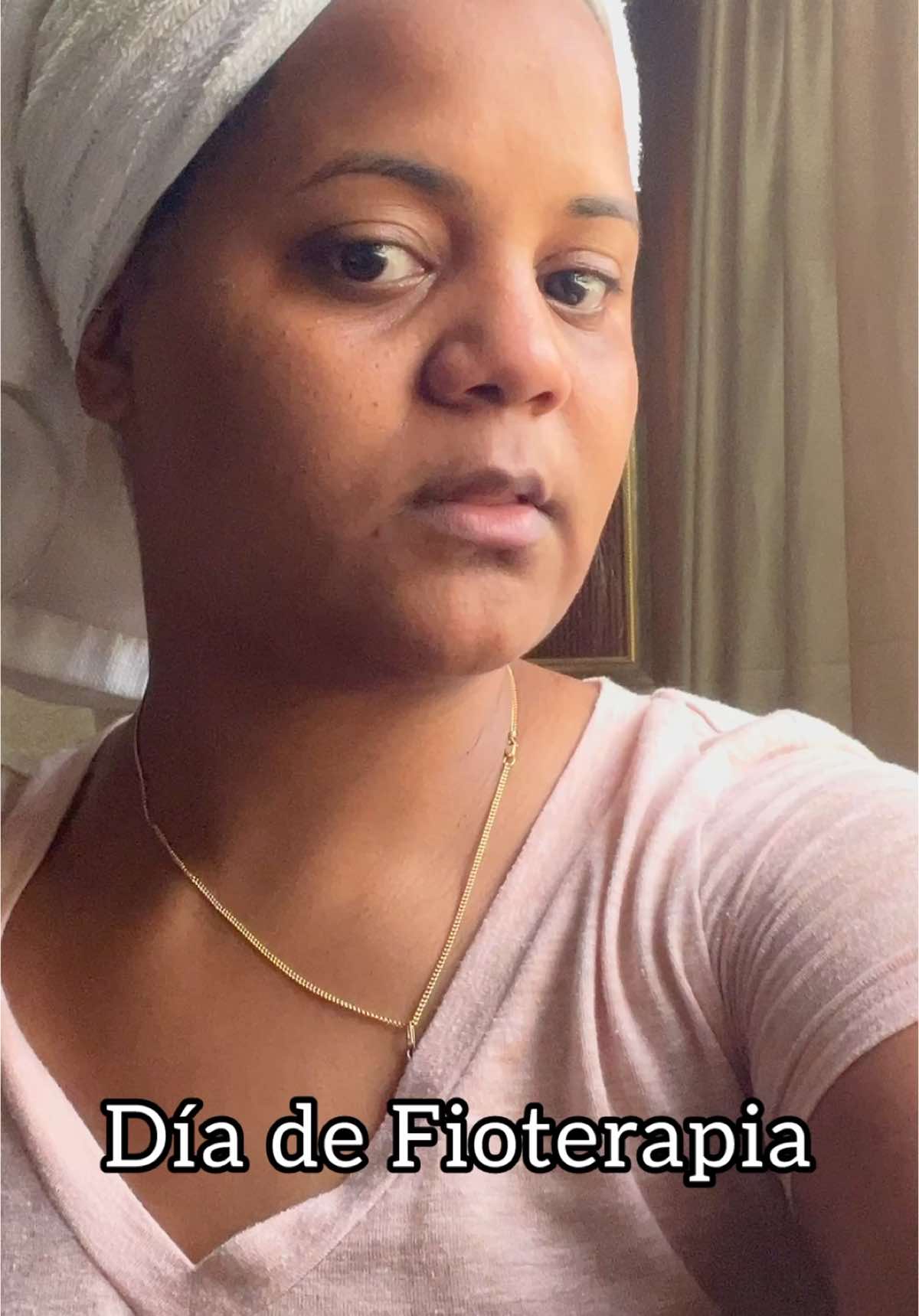 Dándome la @Progressiva Fioterapia por primera vez esta es el día de la postura luego le nuestro con el producto retirado 😍 a mi me encantó 😍 #fioterapia #fioterapiacapilar #fioterapiaprogressiva #pelo #pelolargo 