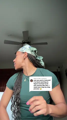 Replying to @BK my little tutorial on how I tie my head scarves / bandanas #headwear #bandanas #bandana #acessories #fashioninspo 