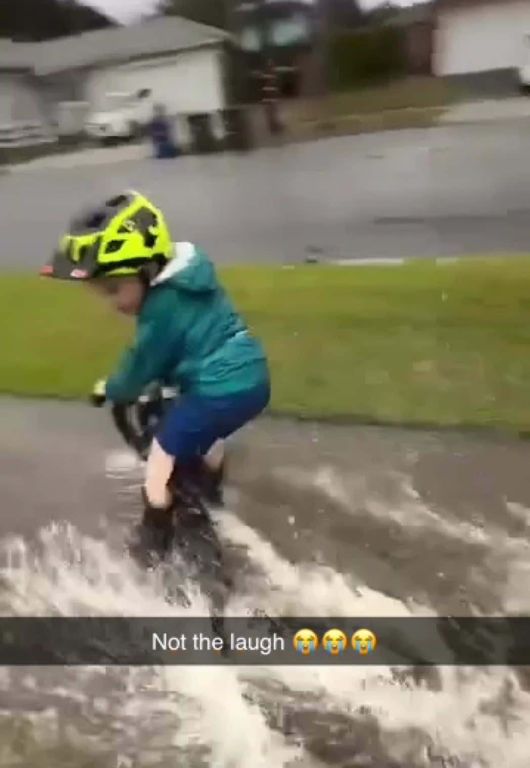 Volume up 😂 (via @honeycuttelliotofficial) #bike