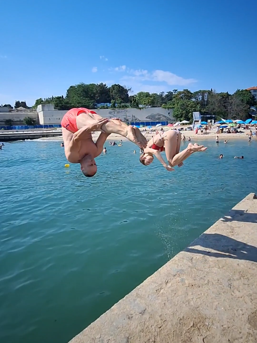 @Adriana Св. Св. Константин и Елена --> Варна ⛱️🌞 #acrofamily #ksavarna #Varna #backflip #frontflip 