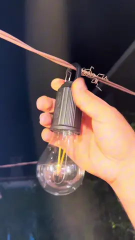 Lâmpada LED portátil, recarregável via USB e com gancho para pendurar. Ideal para acampamentos, emergências e uso diário. Compacta, potente e prática! #LâmpadaLed #acampamento #LuzRecarregável #DicaTikTok #AchadinhosTikTok #UtilidadeDoméstica #LuzDeEmergência #PraLevarPraTudo #CampingVibes #DicaBoaÉDicaCompartilhada #Fyp #TikTokBrasil #GanchoEsperto #LuzPortátil