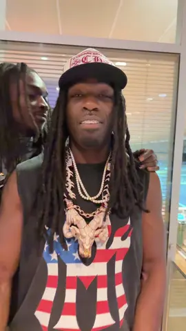 Soyez clément avec moi il vien de sortir 🤝 @La_rvfleuze @GAZO 