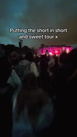 Putting the short in the short and sweet tour x #ShortAndSweetTour #SabrinaCarpenter #HydePark #BSTHydePark 