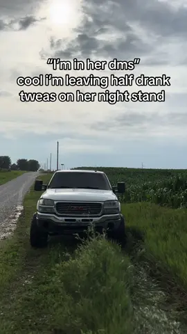 bad habit #fyp #lb7 #duramax #diesel #squattedtrucks🤢 