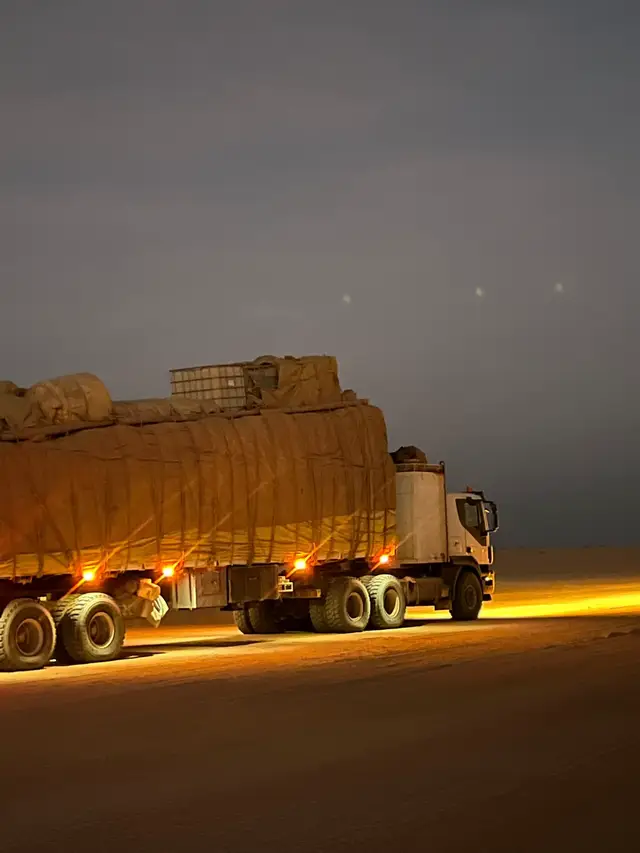 #CapCut #شاحنات_النقل_البري #افيكو_فراشة_خفاش_وطواط #شاحنات #trendingvideo #fyp #iveco #desrtsafaridubai #desert #ivecotrucks #الصحراء_التشادية🇷🇴✌️❤️‍🔥👊 #اولاد_مالكϫ♥ #اهل_ام_تمير🐪 