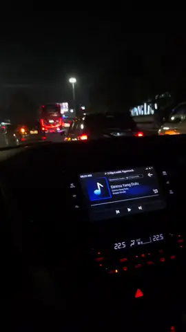 Semarang mengajarkanku bahwa kita bukan dirimu yang dulu - setiap sudut kota ini punya cerita perubahan. #semarang #semarangstory #pajero #diesel #fyp 