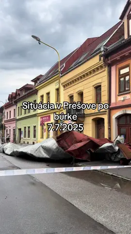 Prešovom sa po 17:00 prehnala búrka so silným vetrom a napáchala takéto škody #2025 #presov #burka #storm #today #fyp 