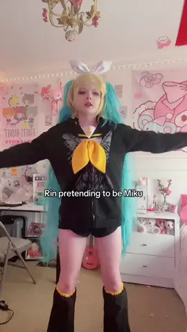 If you saw me already post this no you didn’t #cosplay #cosplaygirl #vocaloid #kagaminerin #kagaminerincosplay #kagaminetwins #vocaloidcosplay #vocaloidrin 