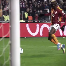 Osi geliyor baba geliyor.#fyp #galatasaray #keşfet #osimhen 