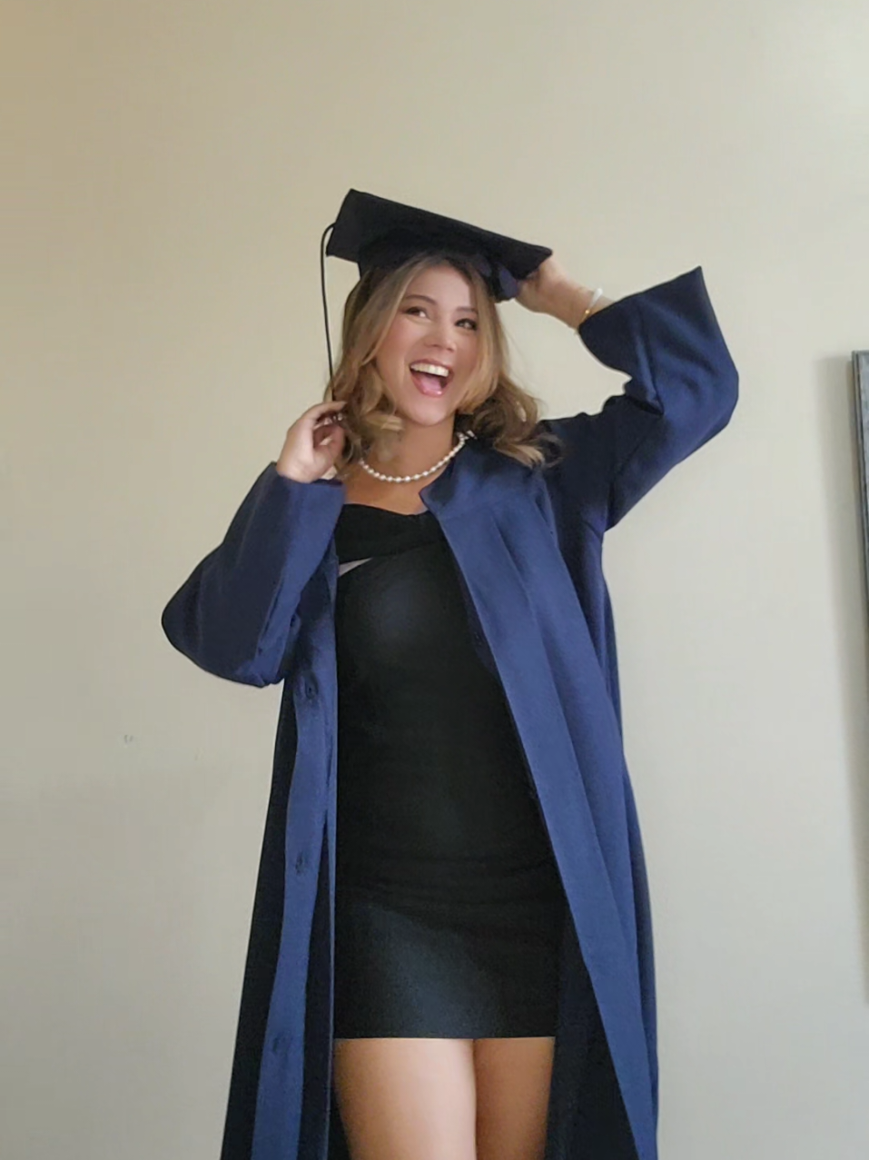 te prometo que este es el último spam, pero habían demasiados videos que quería hacer #graduate #graduated #2025 #transitionsounds #girly #girlythings #fyp #for #foru #girls #girlss #girlssupportgirls 