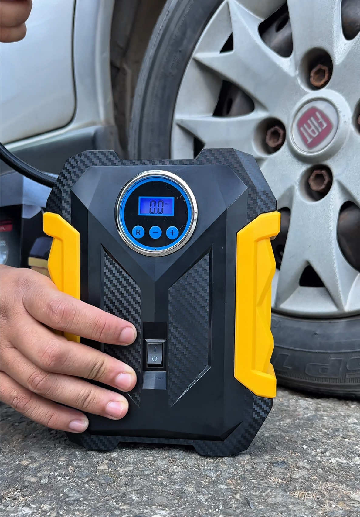 Compressor de ar digital para  carros,motos,bicicletas,bolas   Mini calibrador de ar para veículos portatios 