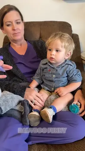 😂😂😂  #baby  #funnybabiesoftiktok #funnybaby #bebeheureux #babywithdaddy #funny #videodroles #funnyvideostolangh #funnytiktoks #videofourire #videoàmourirderire #enfantheureux #enfantsheureux #bébédrole #bébés 