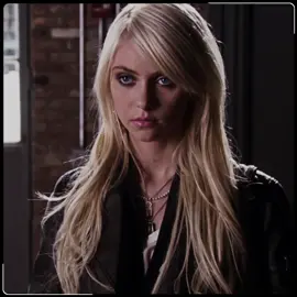 #JENNYHUMPHREY; oh! Blair please get up because… #jenny #jennyhumhrey #taylormomsen #gossipgirl #ggedit #jennyhumphreyedit #witchingfates #argentsender 