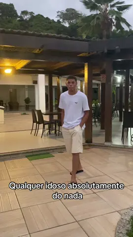 Ngm:a Idoso contando da vida dele do nada 