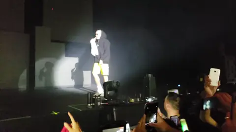 Bad Bunny Concierto - Loca Remix #bad #bunny #conejo #malo #l #n #r #la #nueva #religion #badbunnyfans #badbunny #conejomalo #badbunnypr #concierto #musica #badbunnyconcert #loca 