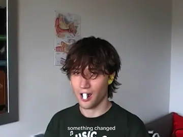 getting my impressions done for new in-ears, ready for tour 💅🏼