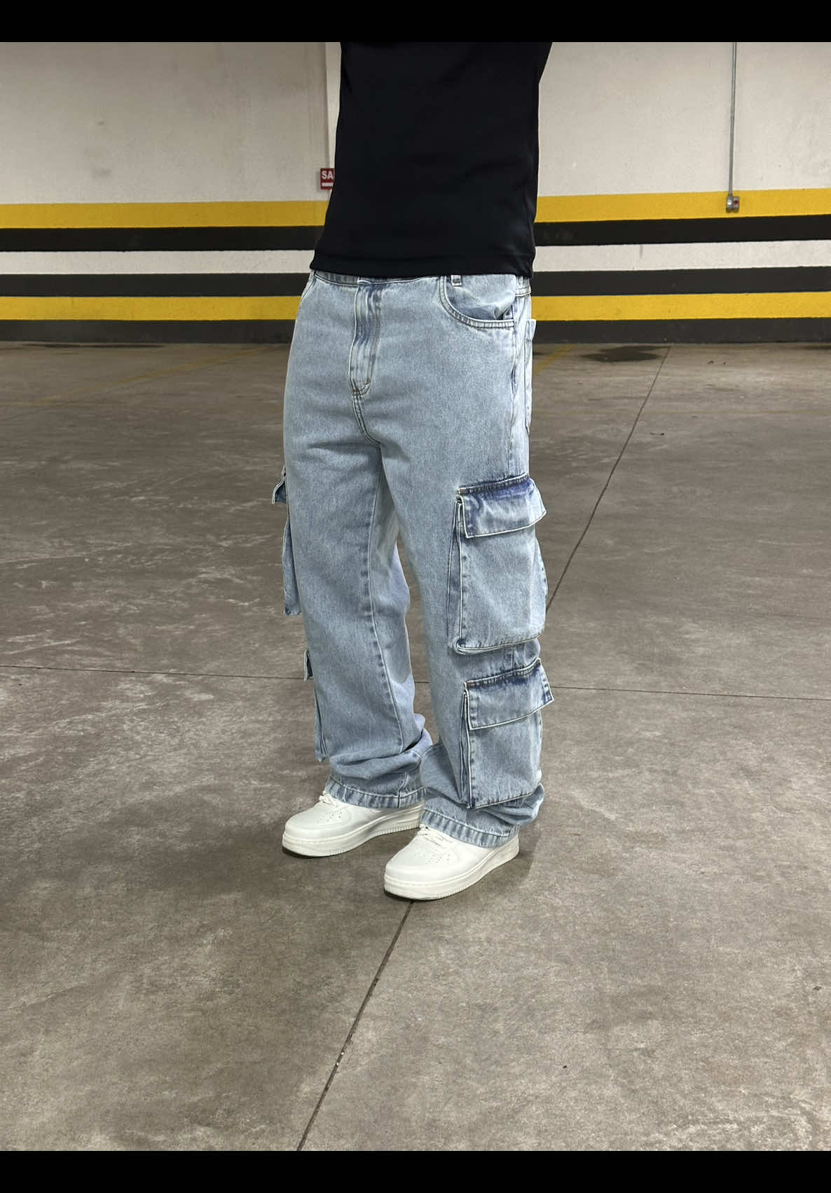 CALÇA CARGO DOUBLE SKY BLUE DISPONÍVEL DO ( 38 ATÉ 48)    -COMPRE PELO SITE ⬇️ WWW.BMSTORE044.COM.BR  AV 7 DE SETEMBRO 243, CENTRO - ALTONIA, PR  -PRODUTOS ORIGINAIS ⚡️ - A MELHOR LOJA EM MODA STREETWEAR 🥷 -ENVIAMOS PARA TODO O BRASIL 🇧🇷 #streetwear #skate #outfit #modastreetwear #modamasculina #calcajeans #calcasmasculinas #calcasbaggy #outfitideas #moletomstreetwear #inverno #calcabalao 