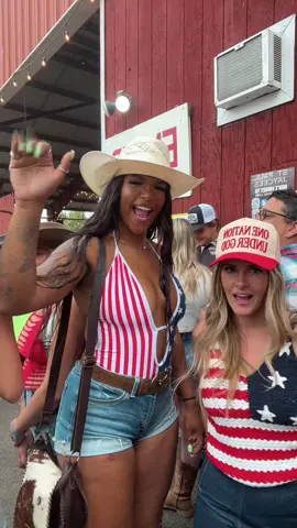 Literally forgot to post anything this weekend on here but here’s one 😂🫶🏾 #bluecollarbabe #usa🇺🇸 #southernsugar #fyp #happy4thofjuly #fypシ 