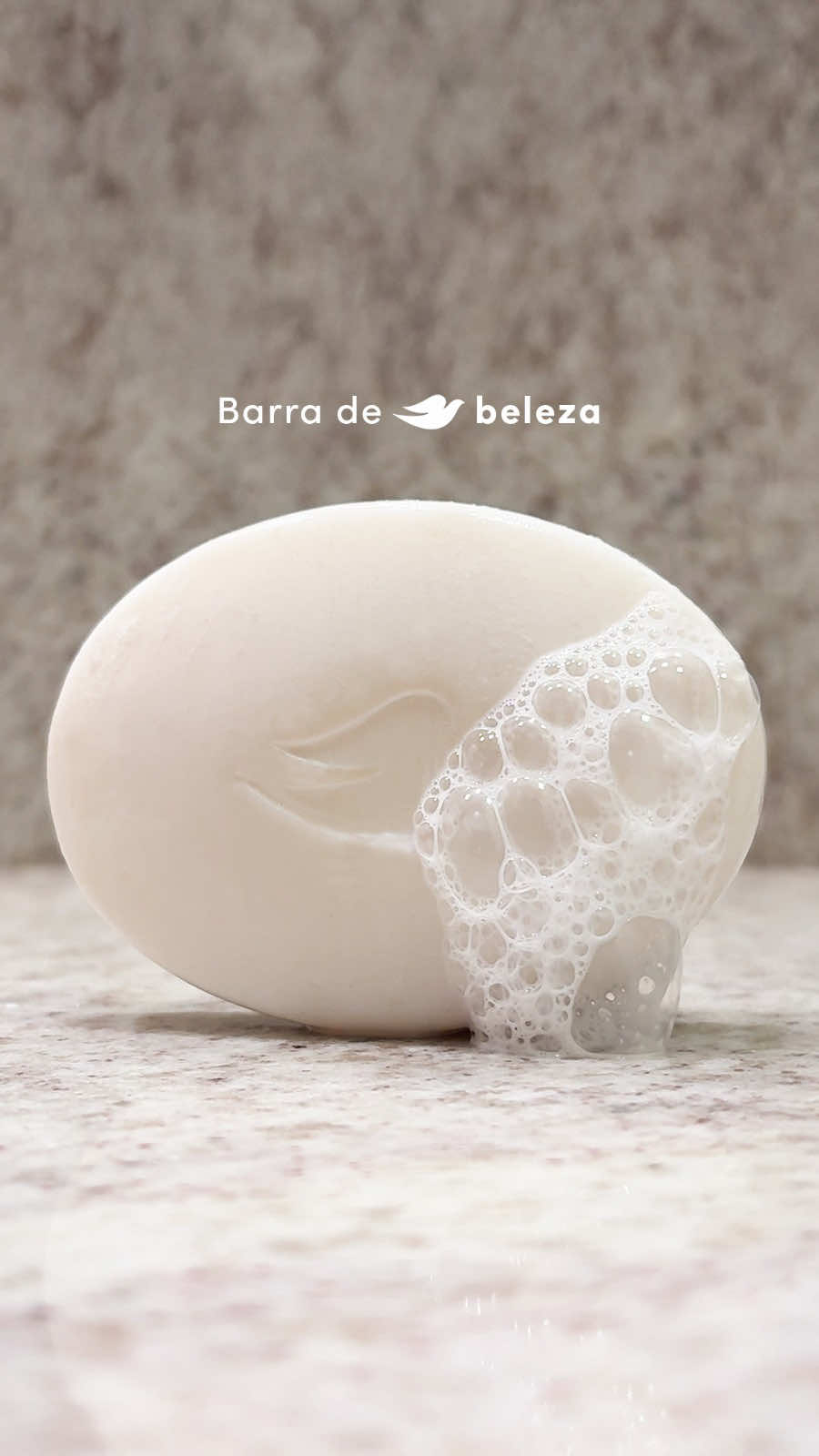 Muito mais do que um sabonete comum: ✨uma barra de beleza com ¼ de creme hidratante✨ #SaboneteDove #BanhoDove #Hidratação #FavoritosDove 