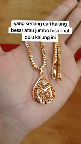 kalung milano kaca besar jumbo tebal ± 3 mm model pengait cantolan lobster... warna tidak mudah luntur bahan alloy atau paduan Kuningan anti karat #kalung #kalungmilano #kalungbesar #kalungjumbo #kalungliontin #kalungwanita #kalungdewasa #kalungmurah #perhiasanlapisemas 