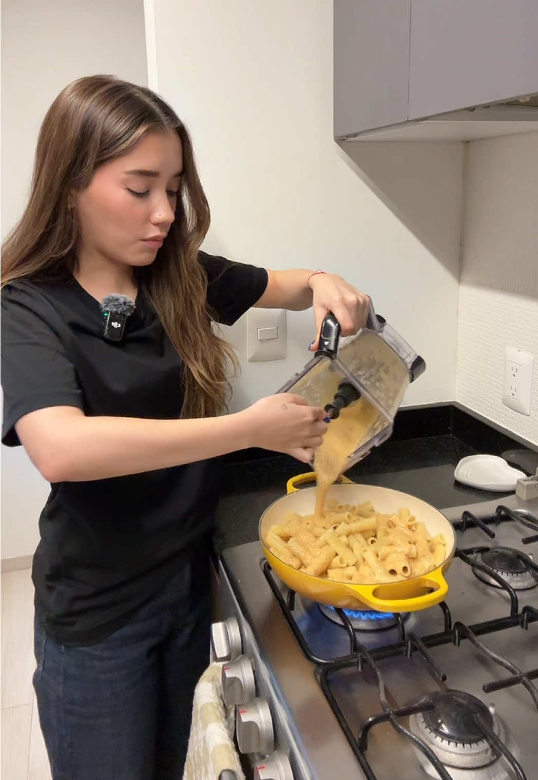 Macarrón con queso pero no tiene queso pero macarrones si🧀🥣