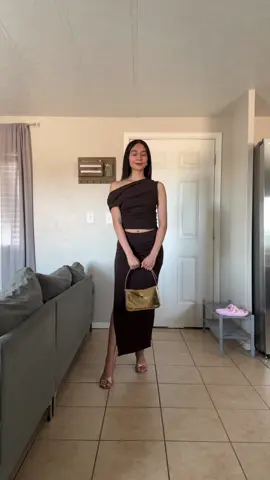 It’s giving chocolate 🍫 … and I like it 🤎  #OOTD #womensootd #fitcheck #momootd  #browndress  