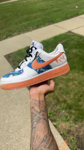 Decided to start a custom shoes business… This is my first attempt at it lmk how I did #custom #customshoes #fashiontiktok #fyp #kicks 