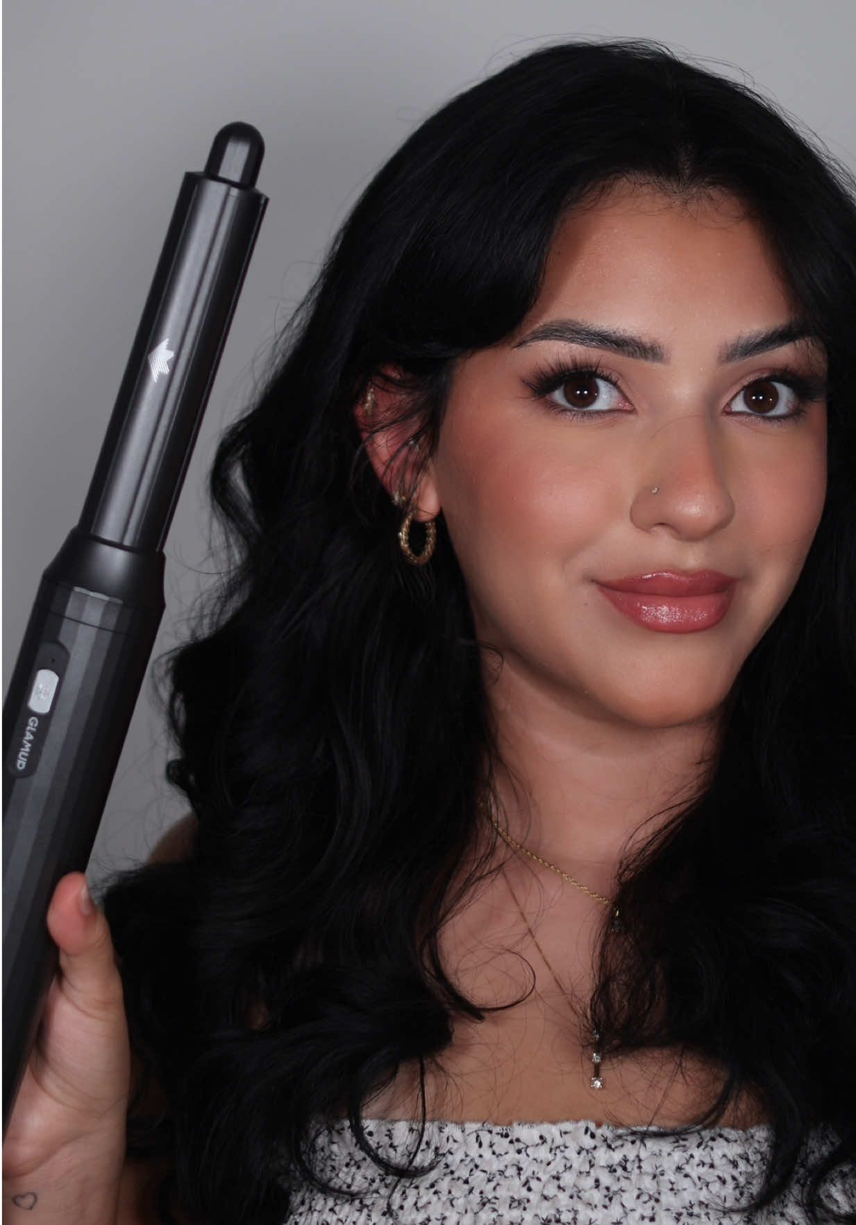 Which one do you prefer? @Glamup Beauty Shop #hairtok #hairdryer #hairhacks #glamup #comparison #hairstyle #blowout 