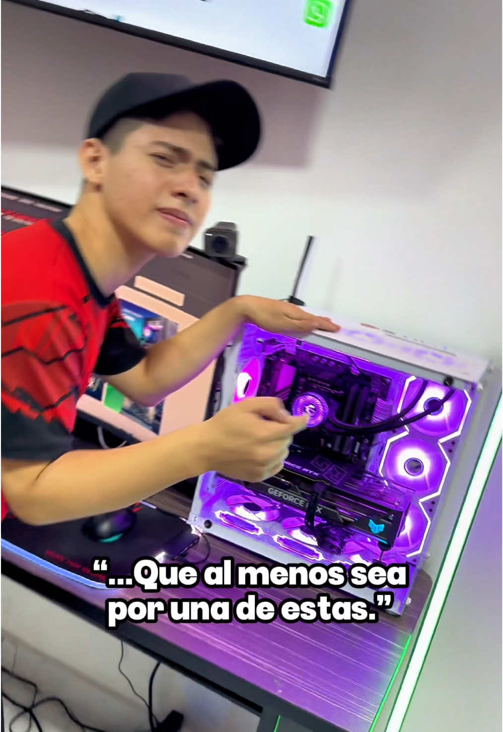 😢 Si vas a llorar, que sea porque no te alcanzó para la RTX de tus sueños… No por alguien que ni sabía que te gustaban los juegos 🕹️💔 Mejor invierte en lo que sí te da felicidad de verdad: 💻 Una PC con buenos componentes, brutal rendimiento y que sí te responde siempre 🔥 📍Encuentra la mejor calidad y precio solo en PC GAMING EC 📦 Envíos seguros y rápidos a todo el 🇪🇨 Ecuador 🚀 ¡Escríbenos y transforma tu setup con PC Gaming! 💥🖥️ 📍 𝗖𝗼𝗻𝘁𝗮́𝗰𝘁𝗮𝗻𝗼𝘀 𝘆𝗮: 📞 096 373 3083 🌐 www.pcgaming.com.ec