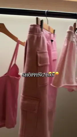come shop with me 💗💗 #shopping #dressshopping #aritzia #nyc #soho 