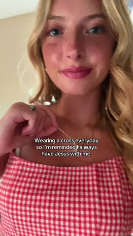 #cross #jesus #jesuslovesyou #girltok #necklace #foryou #fypシ 
