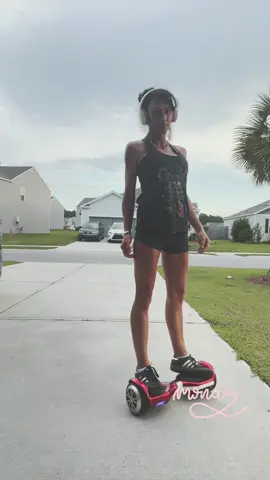#monday #getoutside #hoverboard #afterwork #coversong #icanthelpfallinginlovewithyou #MomsofTikTok #thisis40something #skate #dance #Skateboarding #dancer #charlestonsc #lowcountry #genx #genz #coreworkout #myhappyplace #musictherapy 