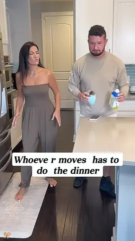 Whoever moves first whoever cooks 👨‍🍳🍱😅😂🤣#fyp #foryou #funny #funnyvideos #haha #prank #happy #scared #couple 