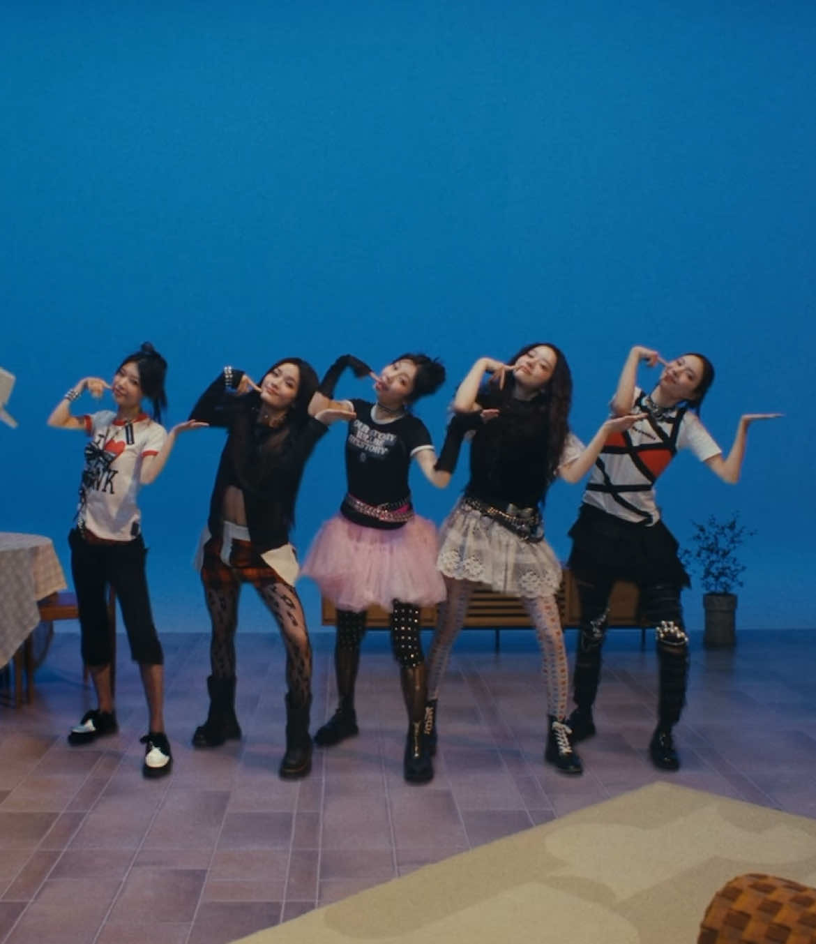 #illit - #jellyous_mv @ILLIT #lovertokpop_song #kpopfyp #fypppppppppppppppppppp 